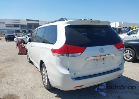 2011 Toyota Sienna Limited z USA, uszkodzony, nr VIN 5TDDK3DC0BS019889